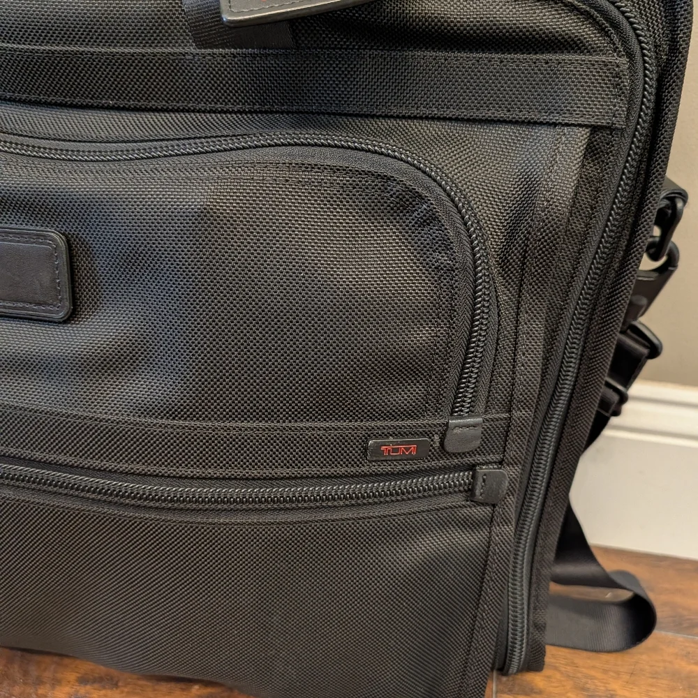 🖤 Vintage TUMI Alpha Nylon Professional Hangable Multipocket Garment Bag, Black